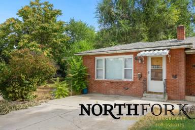 Main picture of 1420 S Newport St