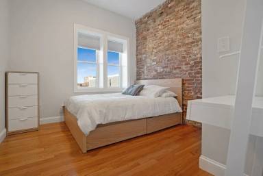 Main picture of 162 Cottage St