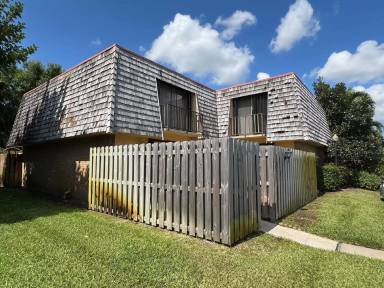 Main picture of 140 Woodland Rd
