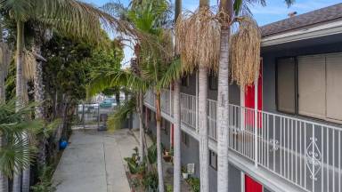 Main picture of 1056 E 6th St