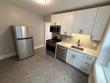 Main picture of 6422 N Richmond St