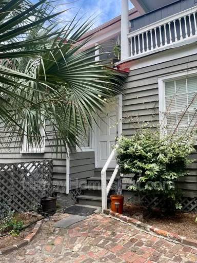 Main picture of 123 Smith St