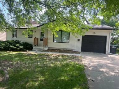 Main picture of 3323 S 126th St