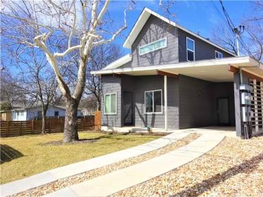 Main picture of 602 W Odell St