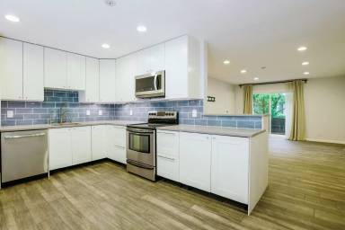 Main picture of 23250 Orange Ave