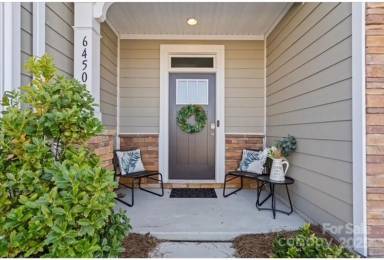 Main picture of 6450 Keeton Ln