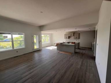 Main picture of 926 S Pindall Ln
