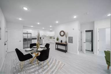 Main picture of 51 E Main St