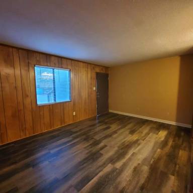 Main picture of 301 E Ann St