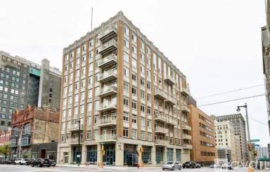 Main picture of 741 N Milwaukee Street - 901