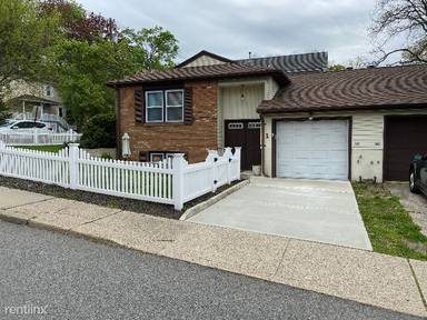 Main picture of 1 Lyons Pl