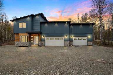 Main picture of 7404 N Paw St.