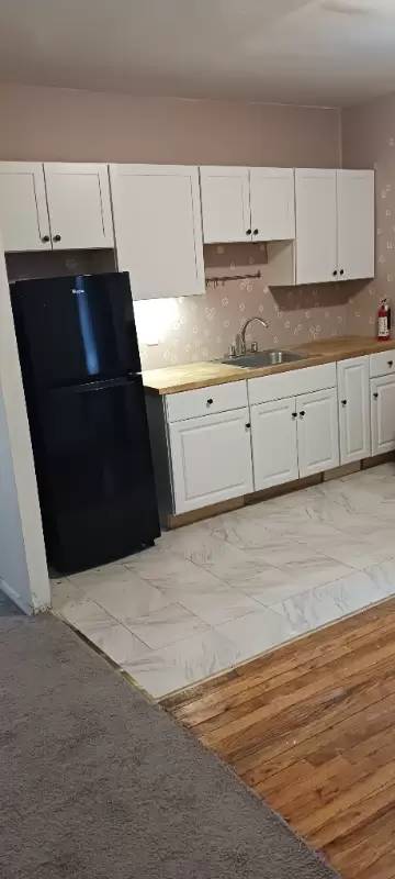 Main picture of 906 Farragut Ter