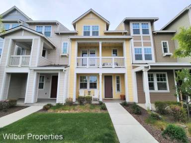 Main picture of 3905 Pyramid Way
