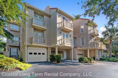 Main picture of 10 Newport Dr