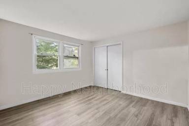 Main picture of 451 Divinity St