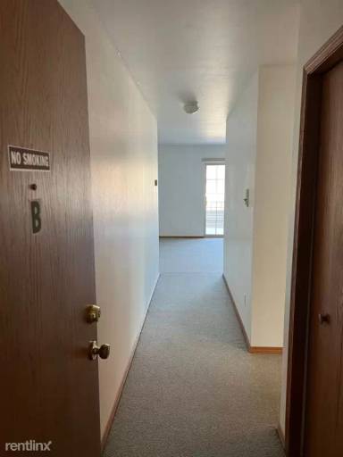 Main picture of 302 E Madison St