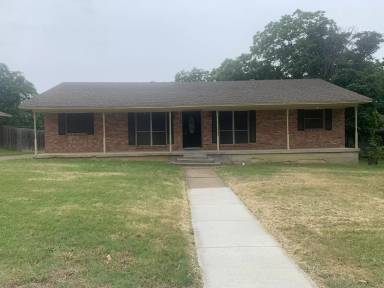 Main picture of 906 British Blvd