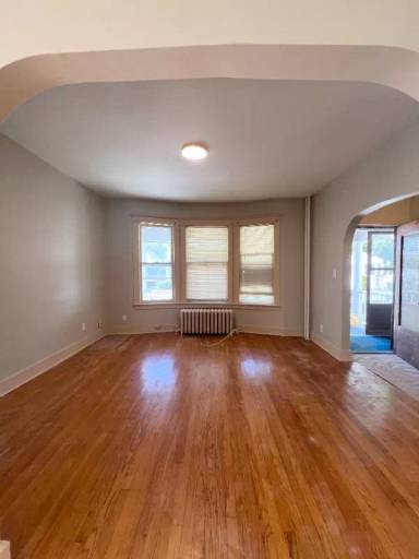 Main picture of 12 W Erie St