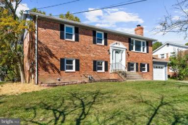 Main picture of 7809 Gambier Dr