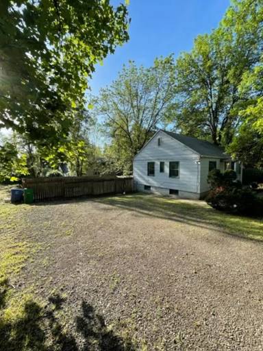Main picture of 8026 SW 31st Ave
