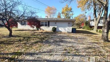 Main picture of 285 N River Rd