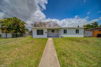 Main picture of 10751 SW 47th St