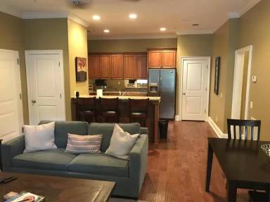 Main picture of 425 E McDonugh St - 206