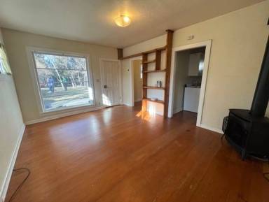 Main picture of 254 NW Congress St