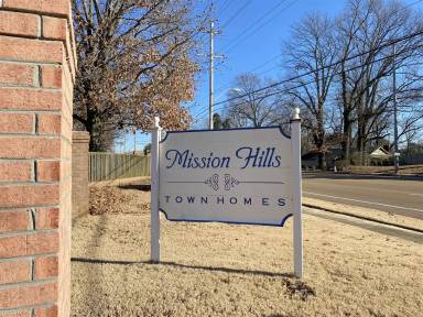 Main picture of 3727 Covington Pike