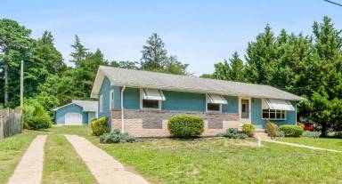 Main picture of 183 Chestnut Neck Rd