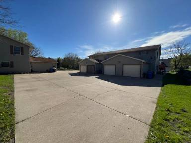 Main picture of 2950 King James Way