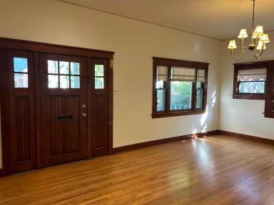 Main picture of 14 Grant St