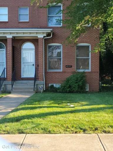Main picture of 6049 Maple Ave