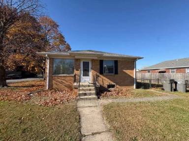 Main picture of 1302 N Downey Ave