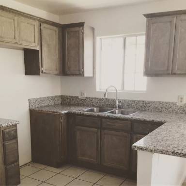 Main picture of 335 E 76th St