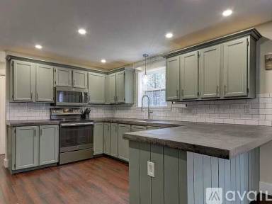 Main picture of 10 Henry Cotton Rd