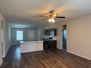 Main picture of 2920 S 13th St