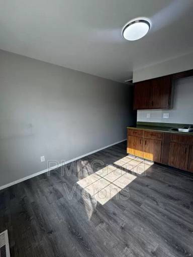 Main picture of 1618 University Dr