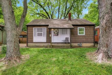 Main picture of 303 Hessel Blvd