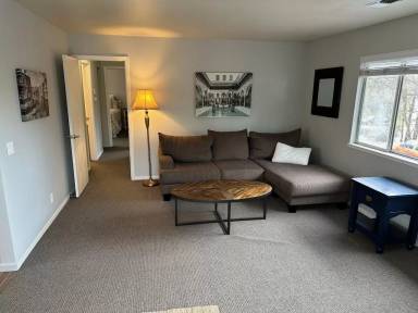 Main picture of 346 Pleasant St
