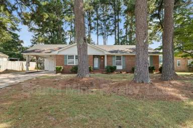 Main picture of 1821 Oakdale Dr W