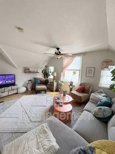 Main picture of 660 East Ave