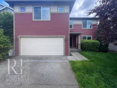 Main picture of 21050 Brevik Pl NW