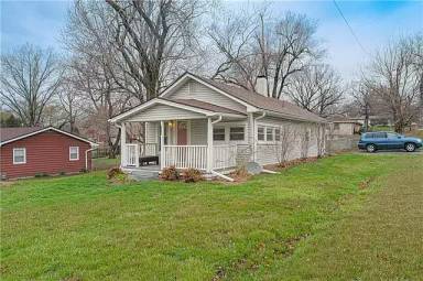 Main picture of 4520 NE 46th St