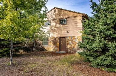 Main picture of 2009 Lion Mountain Loop Rd