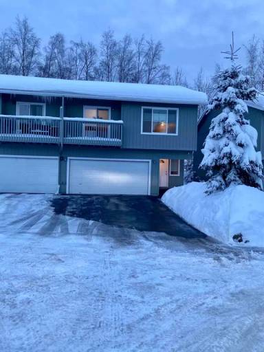 Main picture of 704 Bridgestone Ct