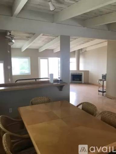 Main picture of 440 Manhattan Ave
