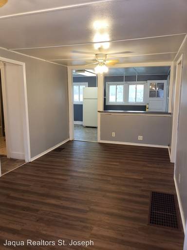 Main picture of 5680 Riverside Rd