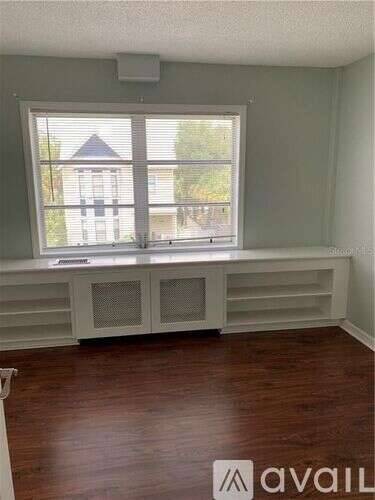 Main picture of 406 W Azeele St